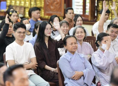 Chủ nhật hướng Phật của đông đảo Phật tử trẻ