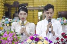 Chú rể Minh Tiến (PD. Minh Dũng) và cô dâu Ngân Trinh mở cửa hôn nhân từ lễ hằng thuận