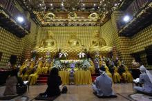 Tiếp tục đọc tụng Kinh Địa Tạng, Chùa Giác Ngộ cầu siêu cho tất cả người tử vong vì Covid-19