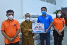 Chùa Giác Ngộ sẻ chia gian khó cùng UBND Phường 7, Quận Gò Vấp