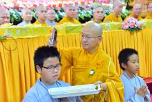 Lễ thế phát xuất gia tại chùa Giác Ngộ