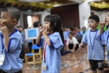 CON VỀ BÊN PHẬT HỌC ĐẠO LÀM CON