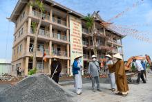 TT. Nhật Từ thị sát tiến độ xây dựng công trình chùa Quan Âm Đông Hải