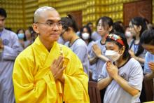 Đại đức Thích Thiện Tuệ chia sẻ buổi pháp thoại với tựa đề: “Buồn làm chi em ơi”