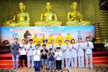 Gia đình hơn 20 người quy y - Kết nối tâm linh qua đạo Phật