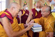 Thư mời tham dự lễ ra mắt sách "CHẠM ĐẾN TIM CON" được viết lời giới thiệu bởi Đức Đạt Lai Lạt Ma thứ 14