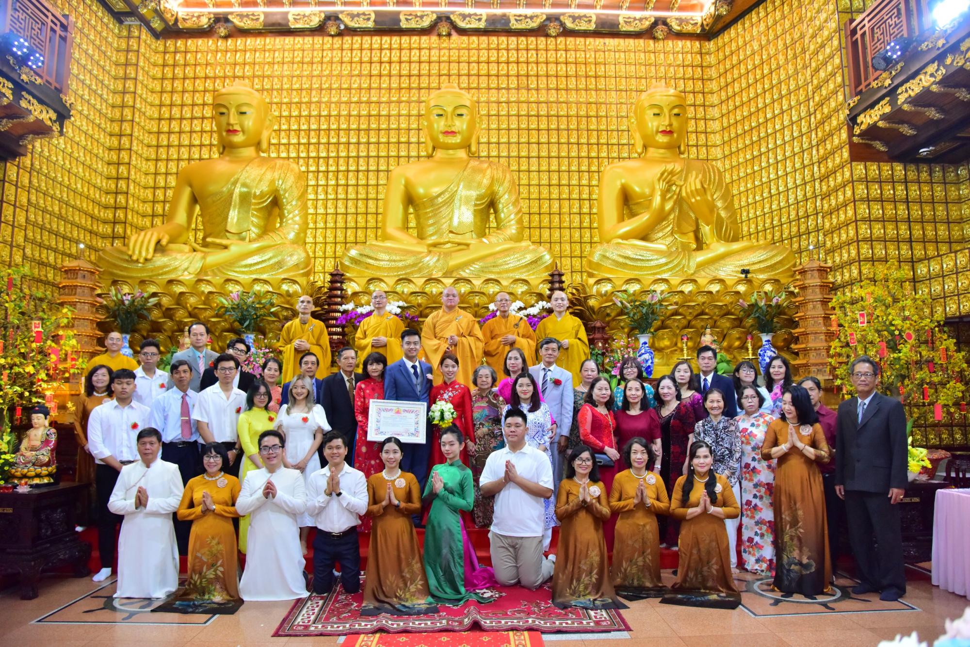 Kết duyên đầu xuân dưới mái già lam Giác Ngộ