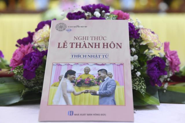 Chú rể Minh Tiến (PD. Minh Dũng) và cô dâu Ngân Trinh mở cửa hôn nhân từ lễ hằng thuận