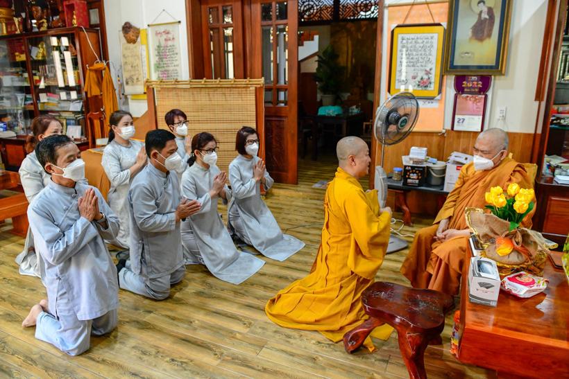 TT. Nhật Từ đảnh lễ và chúc xuân chư tôn đức Hội đồng Trị sự GHPGVN