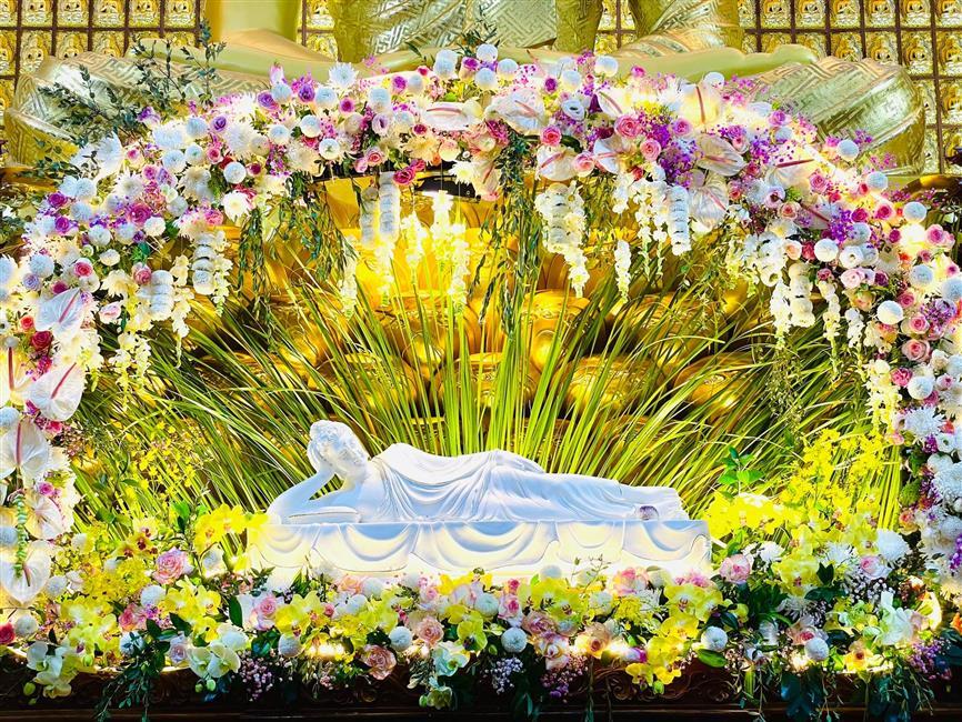 Đại lễ tưởng niệm đức Phật nhập Niết-bàn và mừng Ngày Tiếp nối lần thứ 54 của Sư phụ Thích Nhật Từ