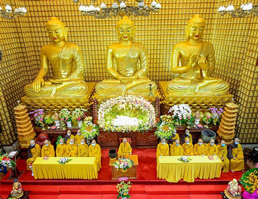 Đại lễ tưởng niệm đức Phật nhập Niết-bàn và mừng Ngày Tiếp nối lần thứ 54 của Sư phụ Thích Nhật Từ
