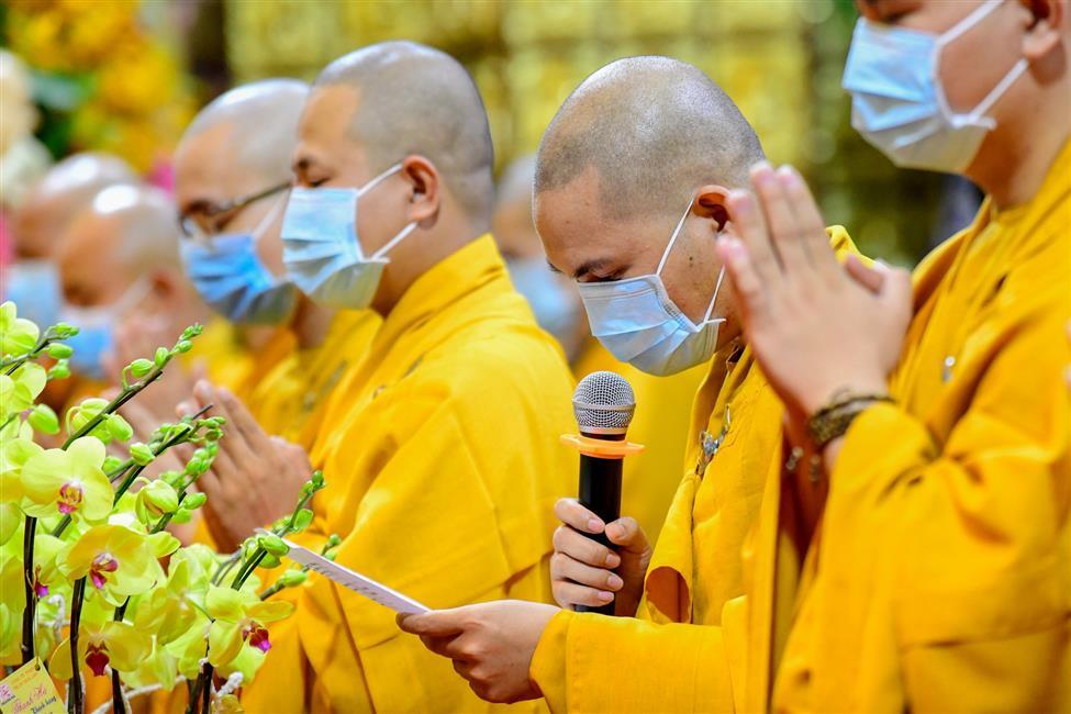 Đại lễ tưởng niệm đức Phật nhập Niết-bàn và mừng Ngày Tiếp nối lần thứ 54 của Sư phụ Thích Nhật Từ