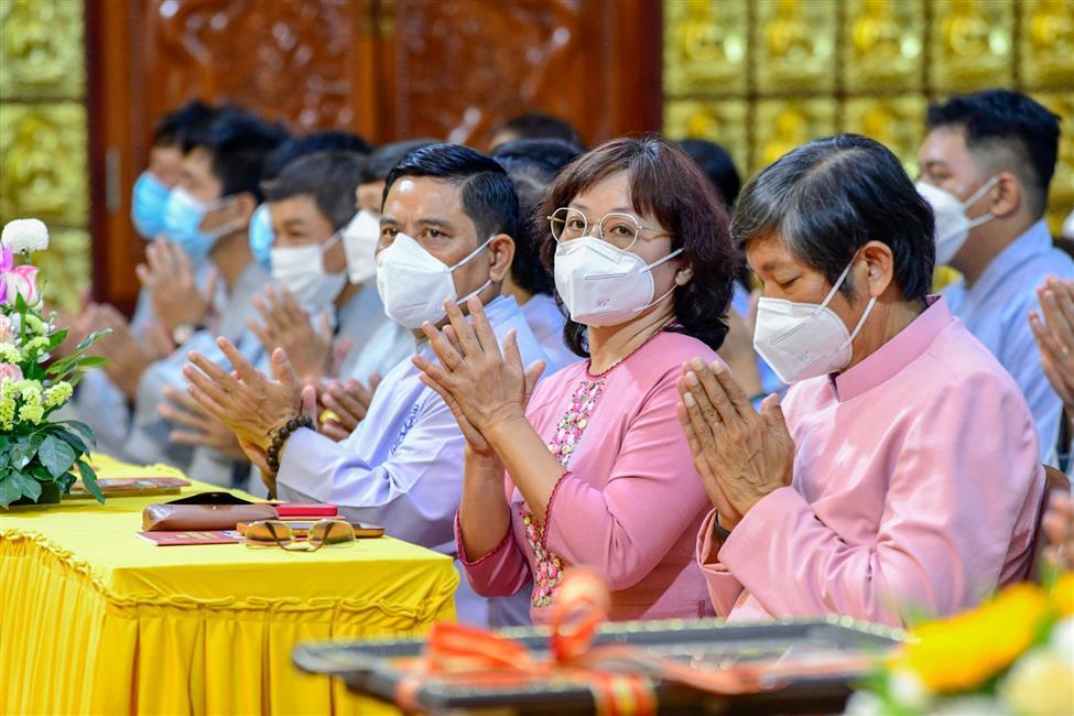 Đại lễ tưởng niệm đức Phật nhập Niết-bàn và mừng Ngày Tiếp nối lần thứ 54 của Sư phụ Thích Nhật Từ
