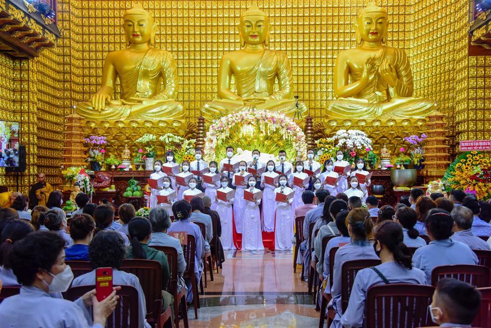 Đại lễ tưởng niệm đức Phật nhập Niết-bàn và mừng Ngày Tiếp nối lần thứ 54 của Sư phụ Thích Nhật Từ