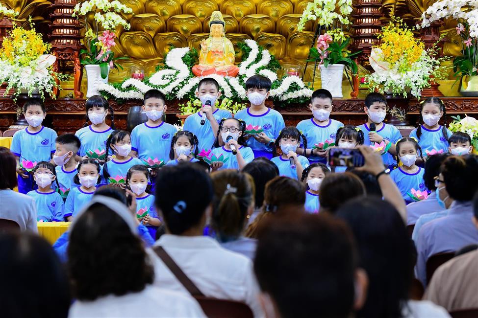 Trang nghiêm kỷ niệm Ngày Bồ-tát Quan Thế Âm đản sanh