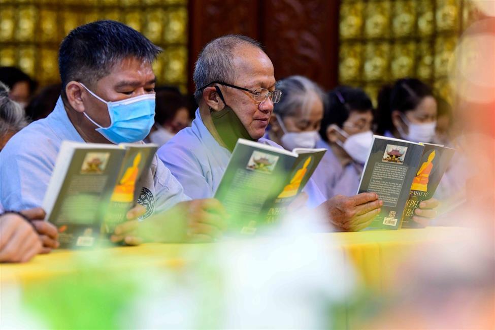 Sống thản nhiên trước dông bão cuộc đời