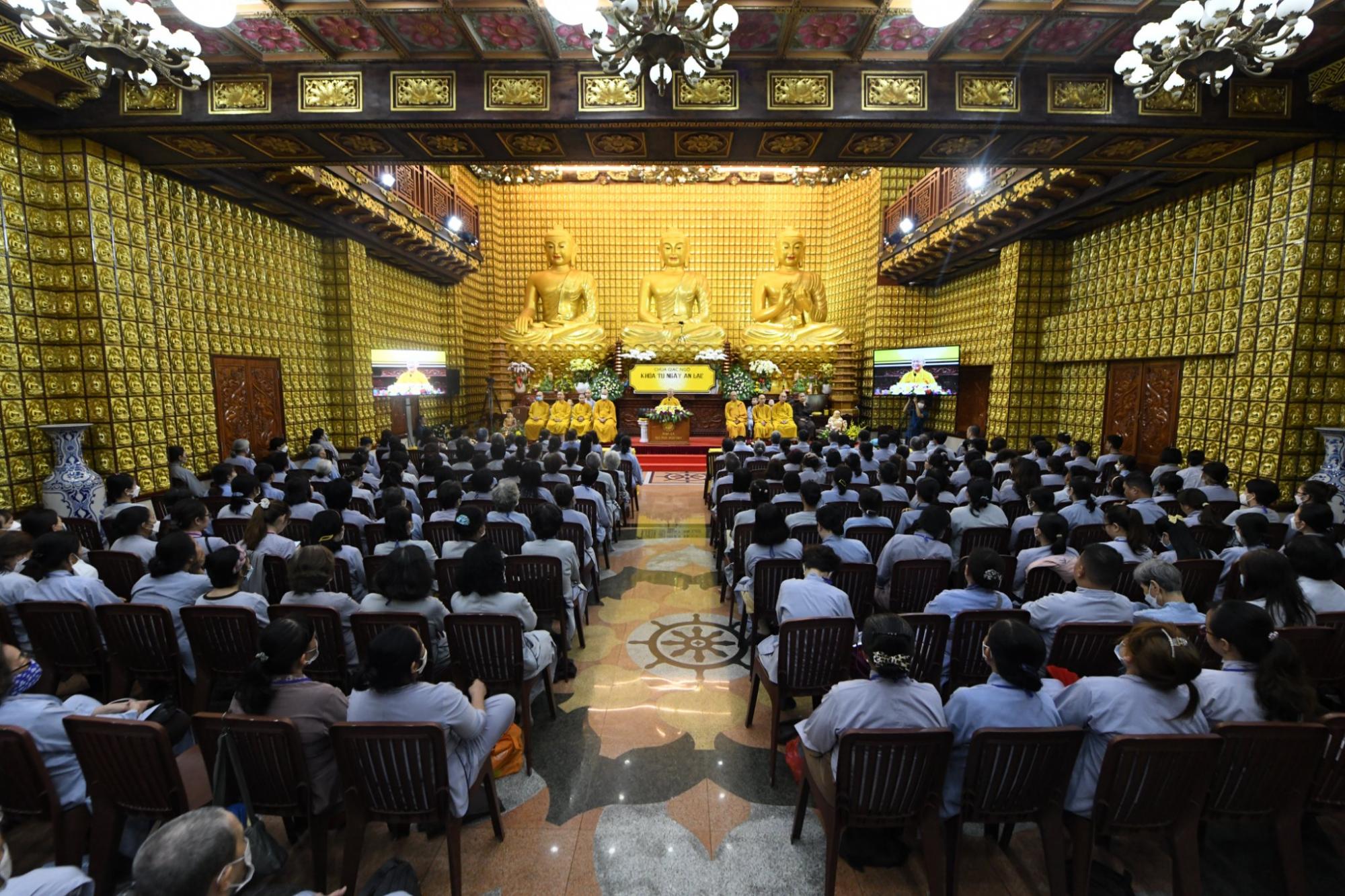 Nắm giữ hạnh phúc với nguyên tắc "3 không và 1 có" từ TT. Thích Nhật Từ trong khóa tu Ngày An Lạc tại Chùa Giác Ngộ 