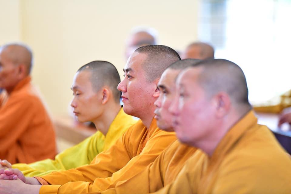 8 đặc tính của giáo pháp mà người xuất gia cần nỗ lực nương theo để tu học