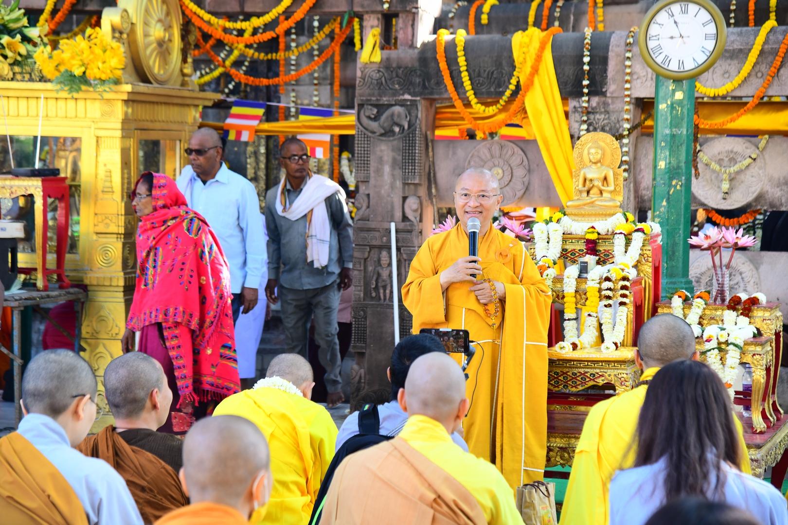 Xuất gia gieo duyên tại Bồ đề Đạo tràng