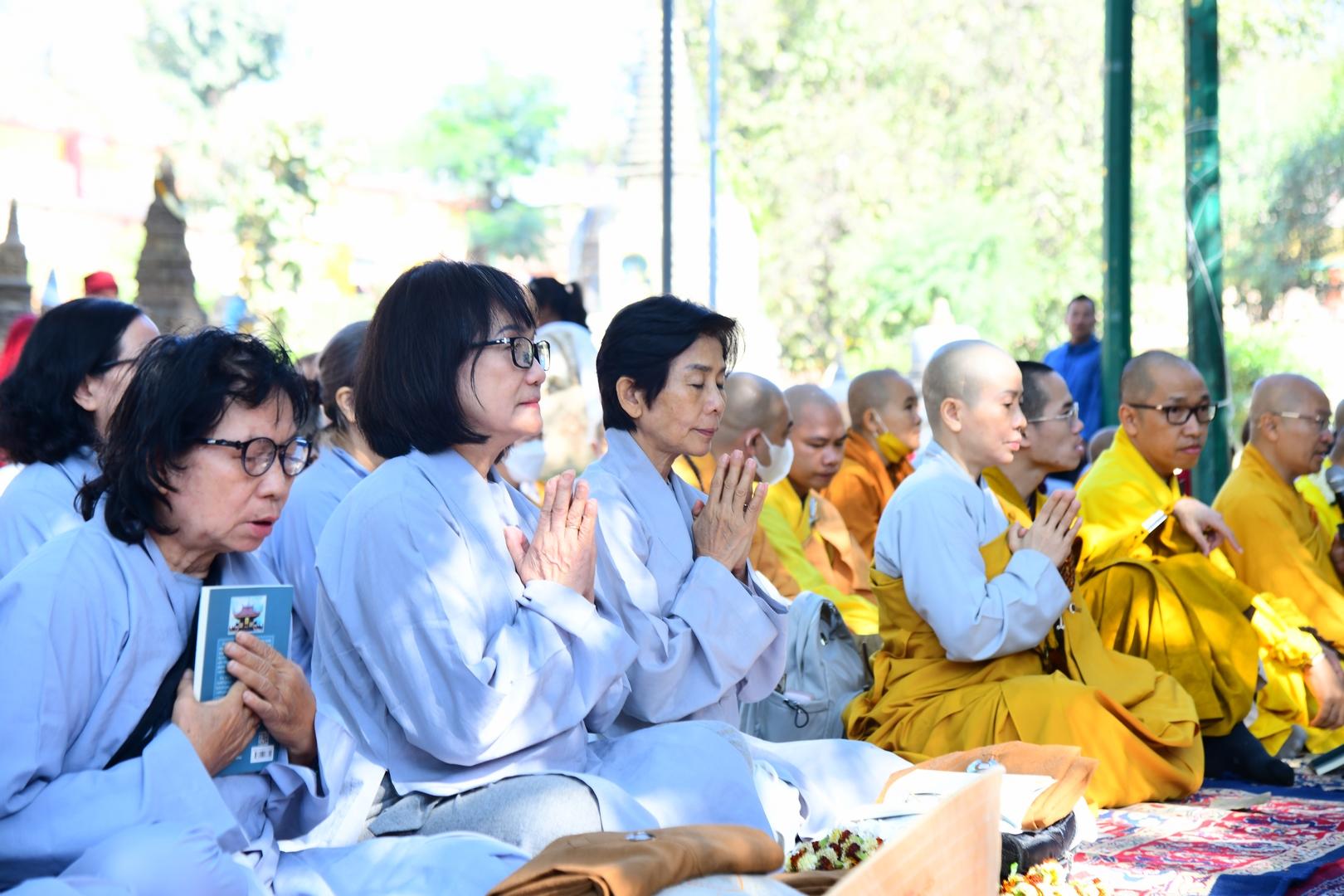 Xuất gia gieo duyên tại Bồ đề Đạo tràng