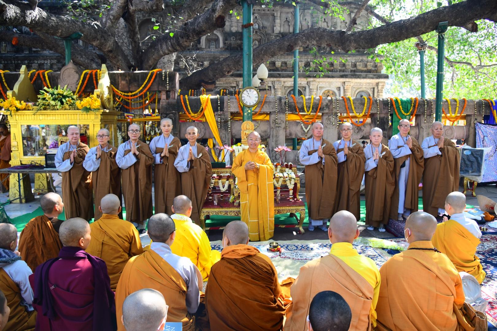Xuất gia gieo duyên tại Bồ đề Đạo tràng