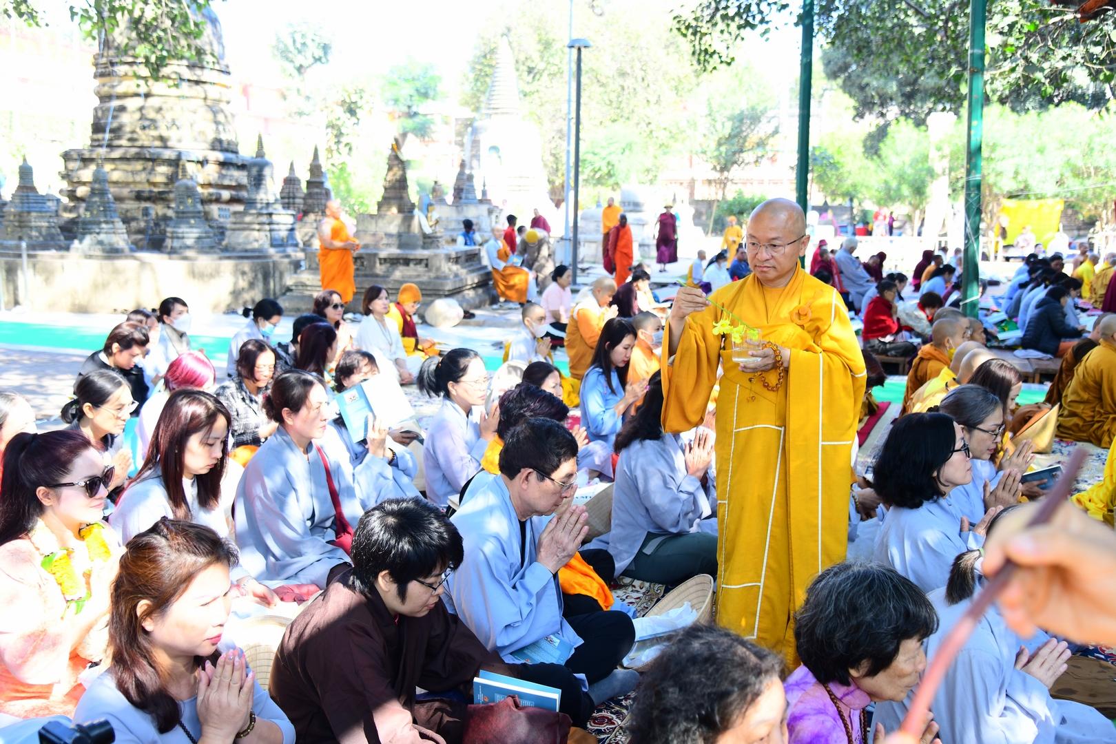 Xuất gia gieo duyên tại Bồ đề Đạo tràng