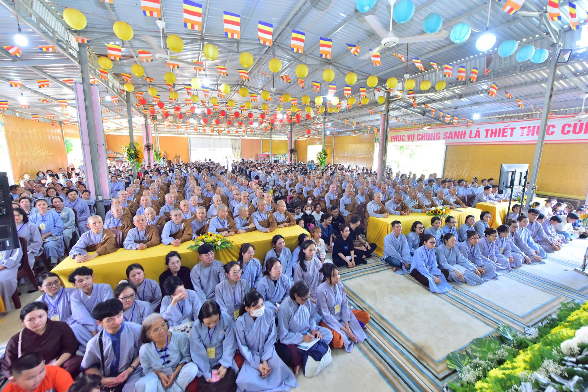 Pháp thoại Phương trời thong dong