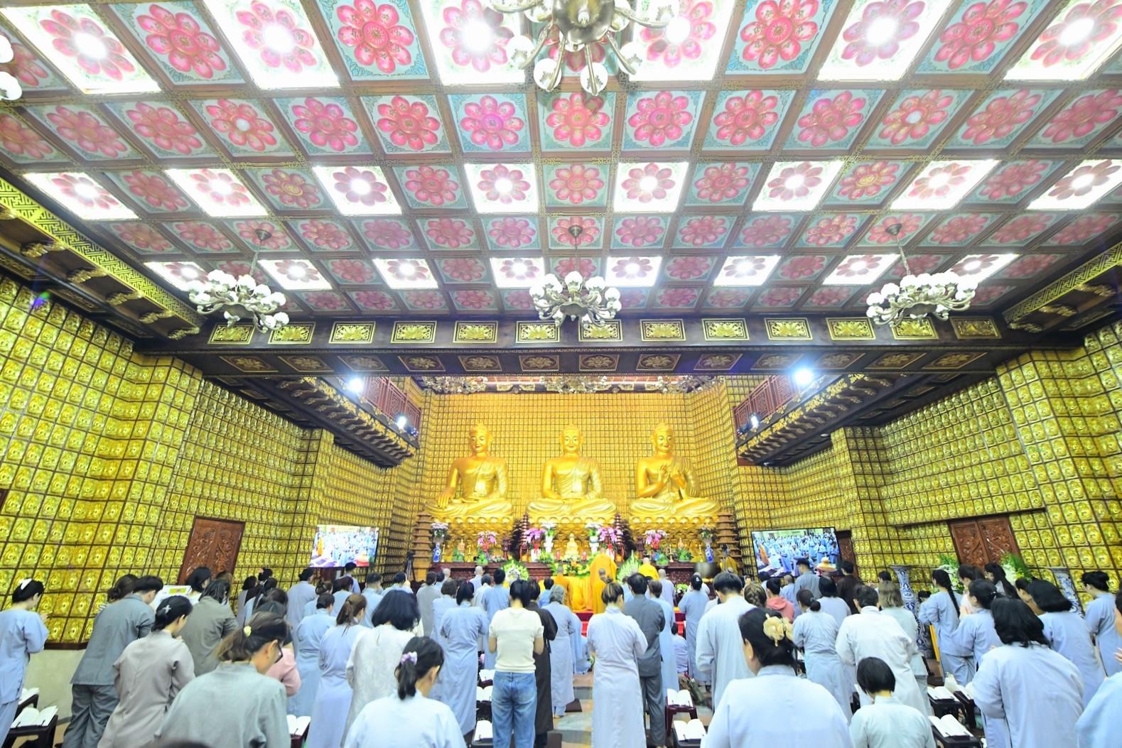 Khóa lễ sám hối định kỳ tại chùa Giác Ngộ