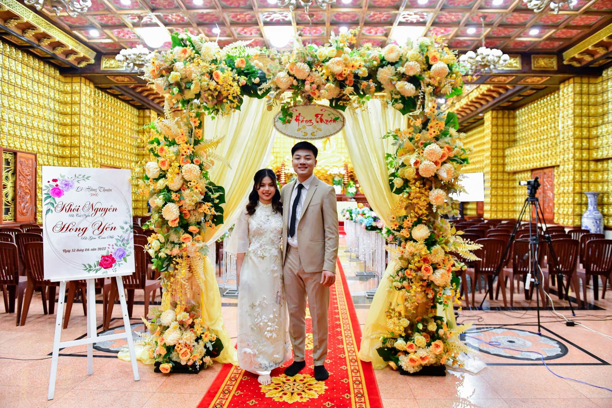 Vợ chồng xem nhau như đóa hoa, hôn nhân hạnh phúc mãi đến già