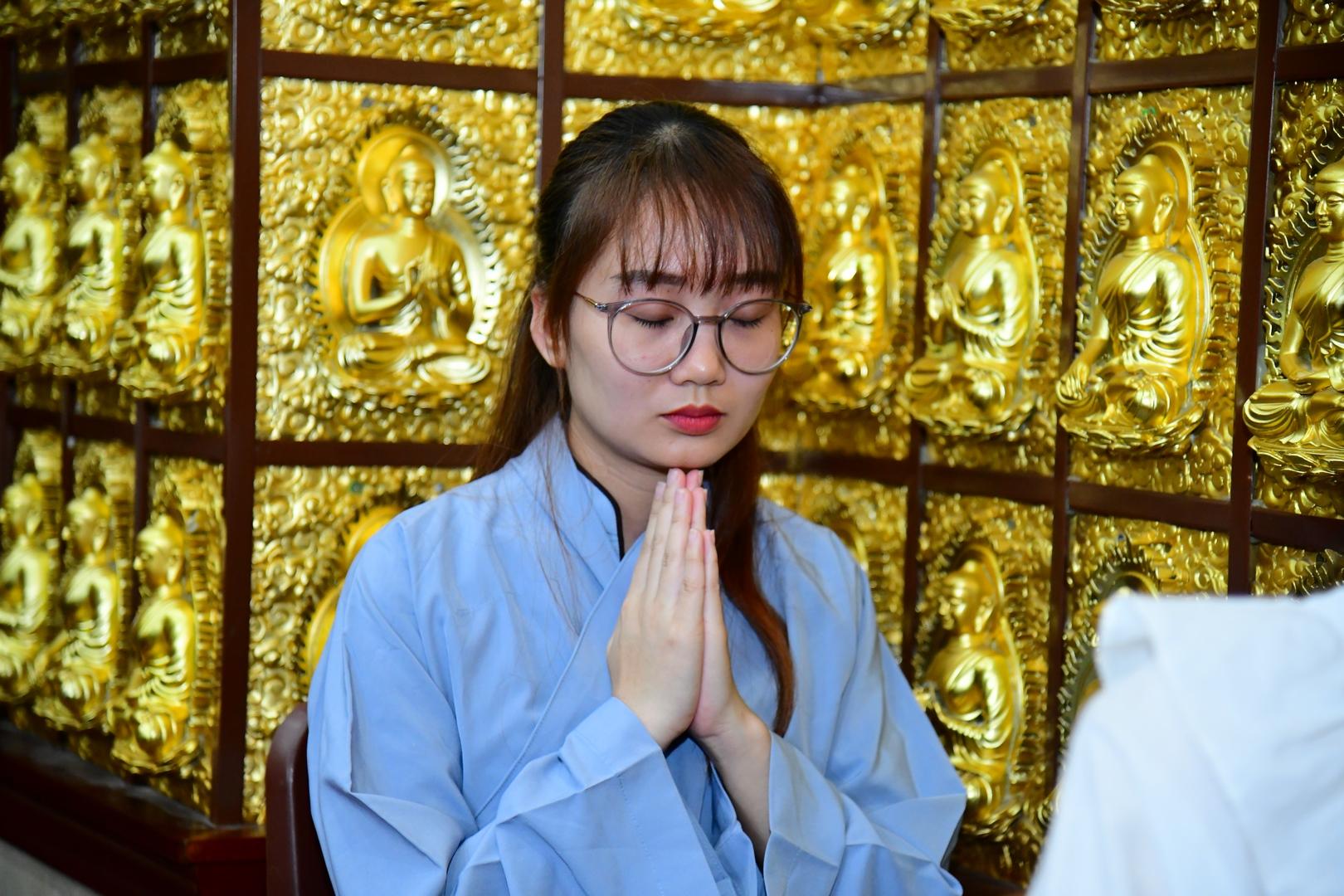 Gần 500 thiện nam, tín nữ chính thức trở thành đệ tử Phật