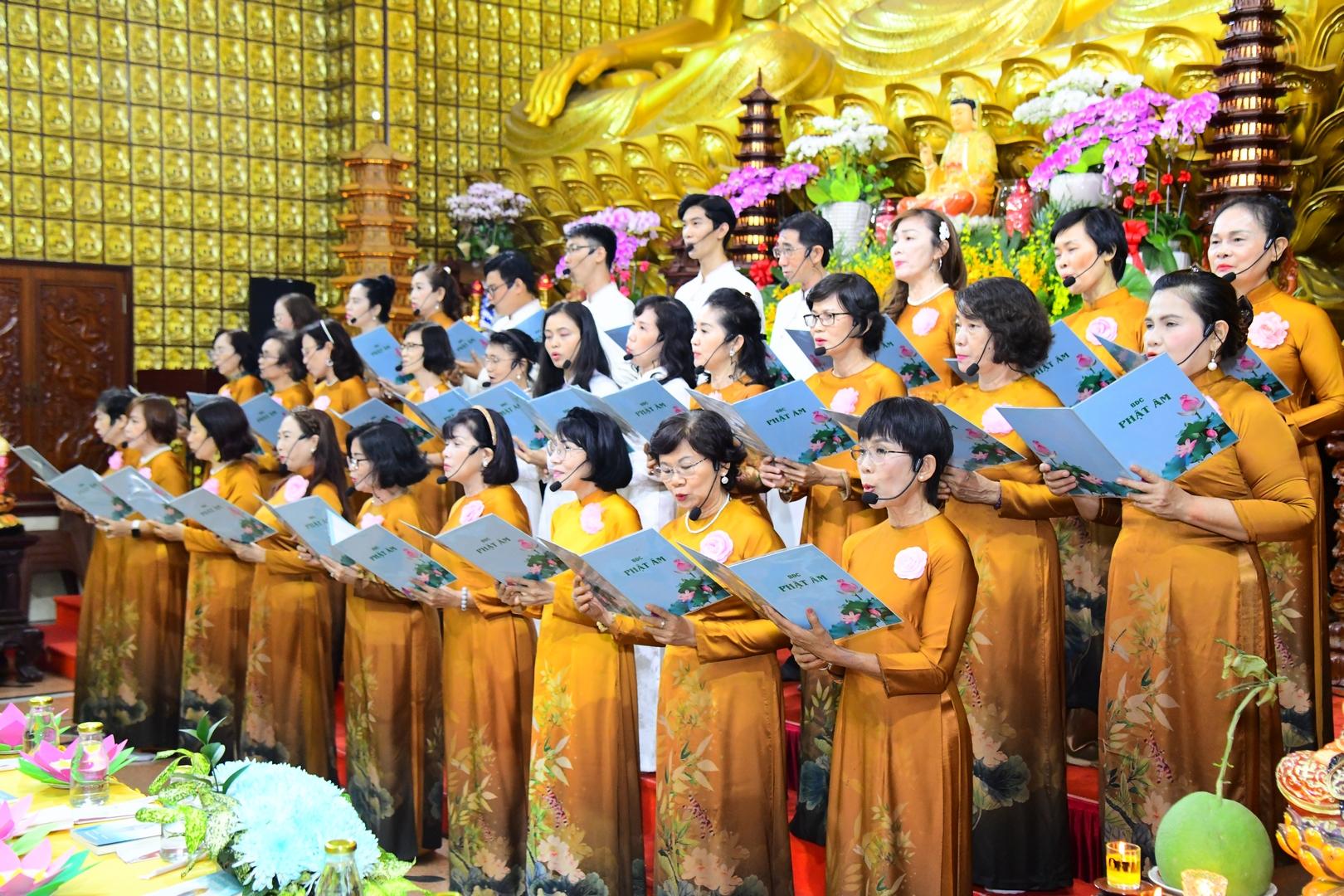 Ban đạo ca Phật Âm biểu diễn cúng dường