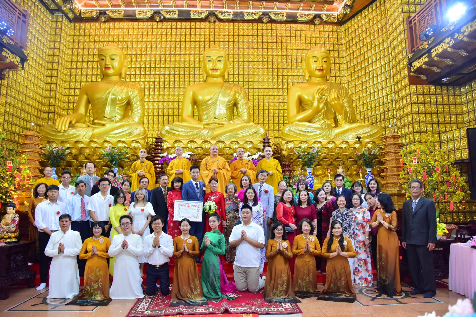 Kết duyên đầu xuân dưới mái già lam Giác Ngộ