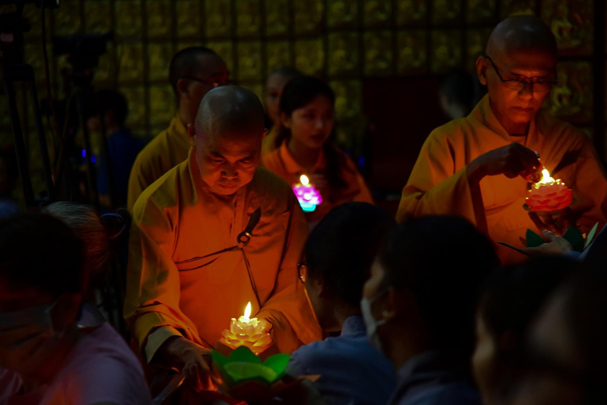 Thiêng liêng lễ tưởng niệm ngày Đức Phật xuất gia tại chùa Giác Ngộ