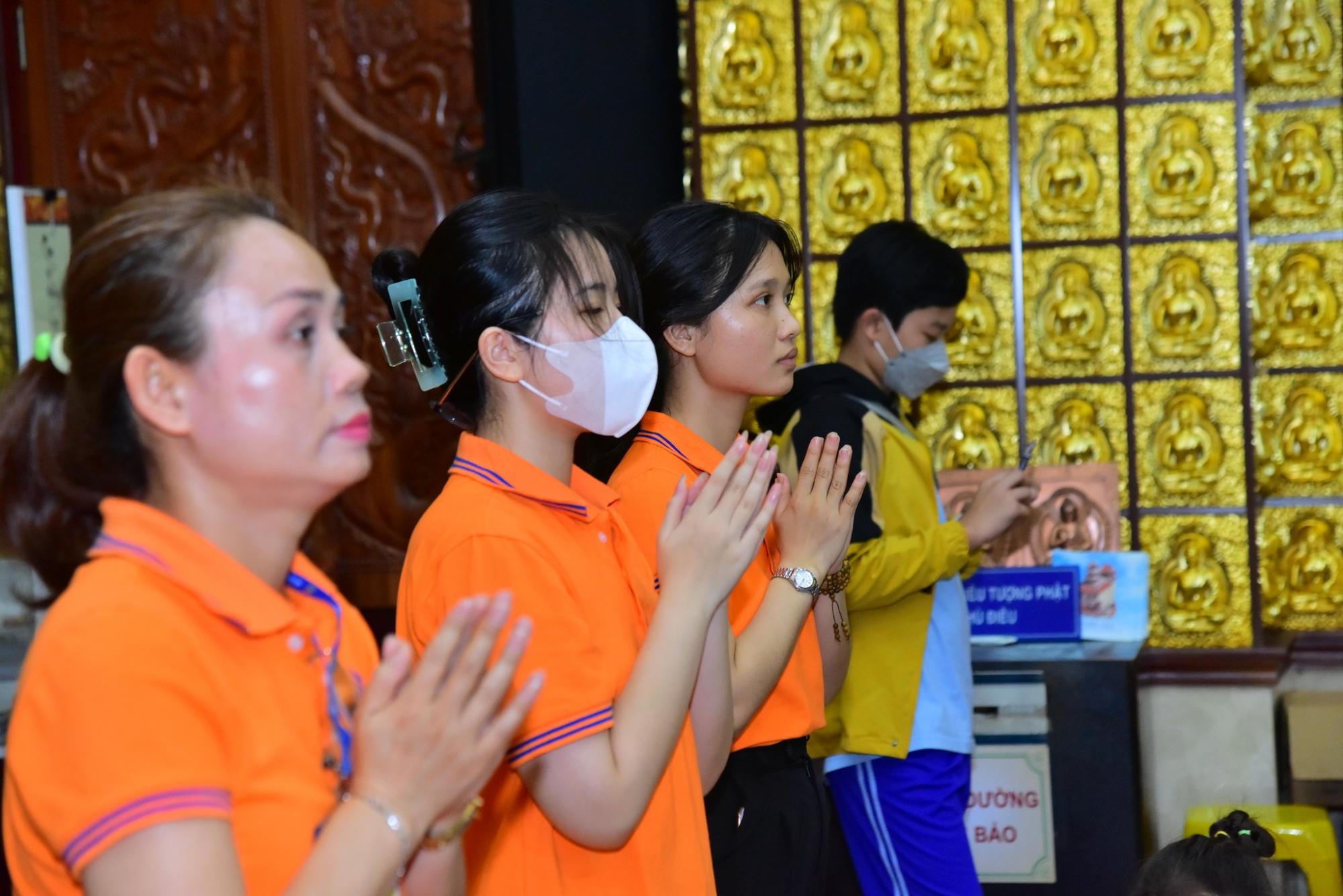 Sôi nổi khóa tu Búp sen từ bi tại Chùa Giác Ngộ