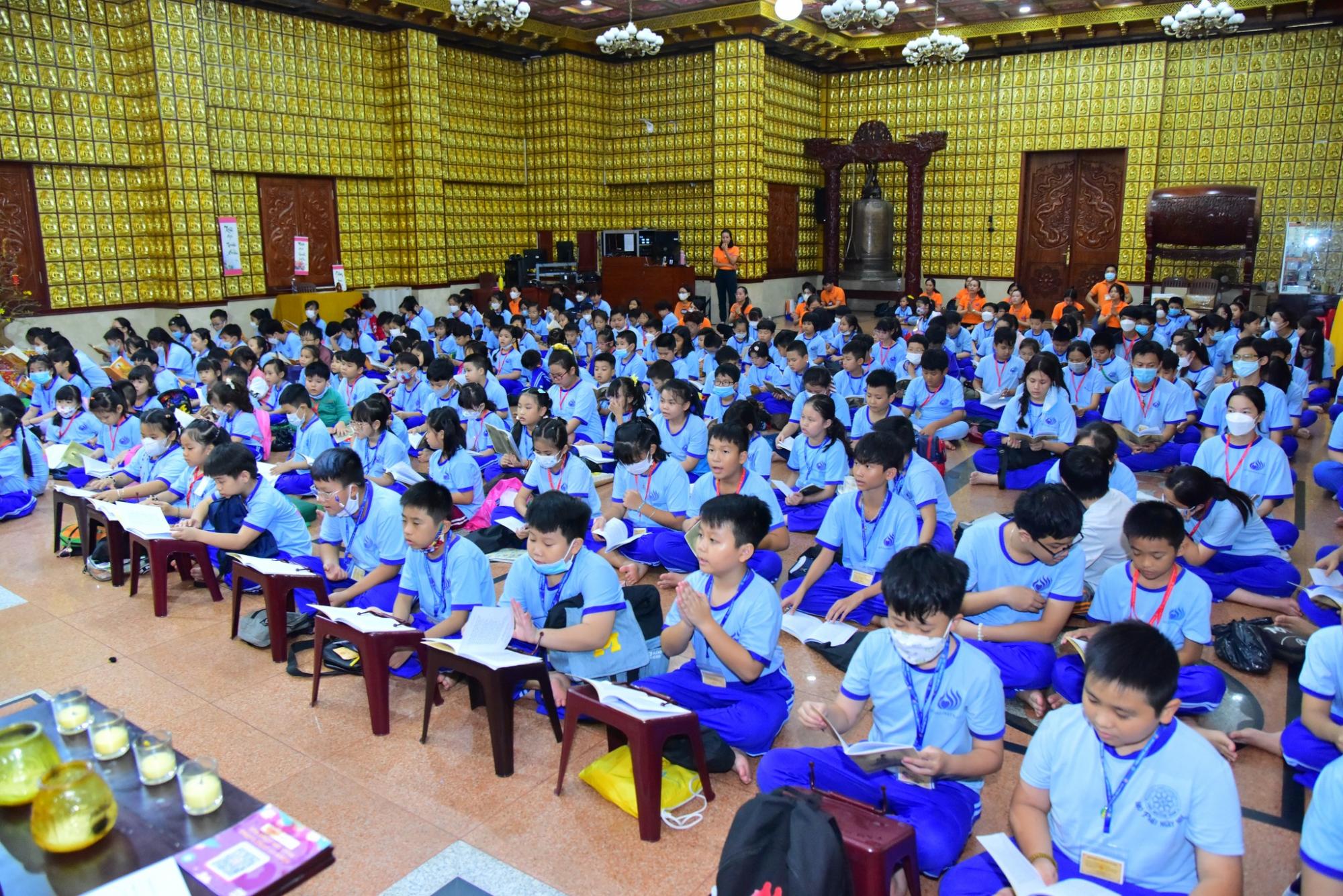 Sôi nổi khóa tu Búp sen từ bi tại Chùa Giác Ngộ