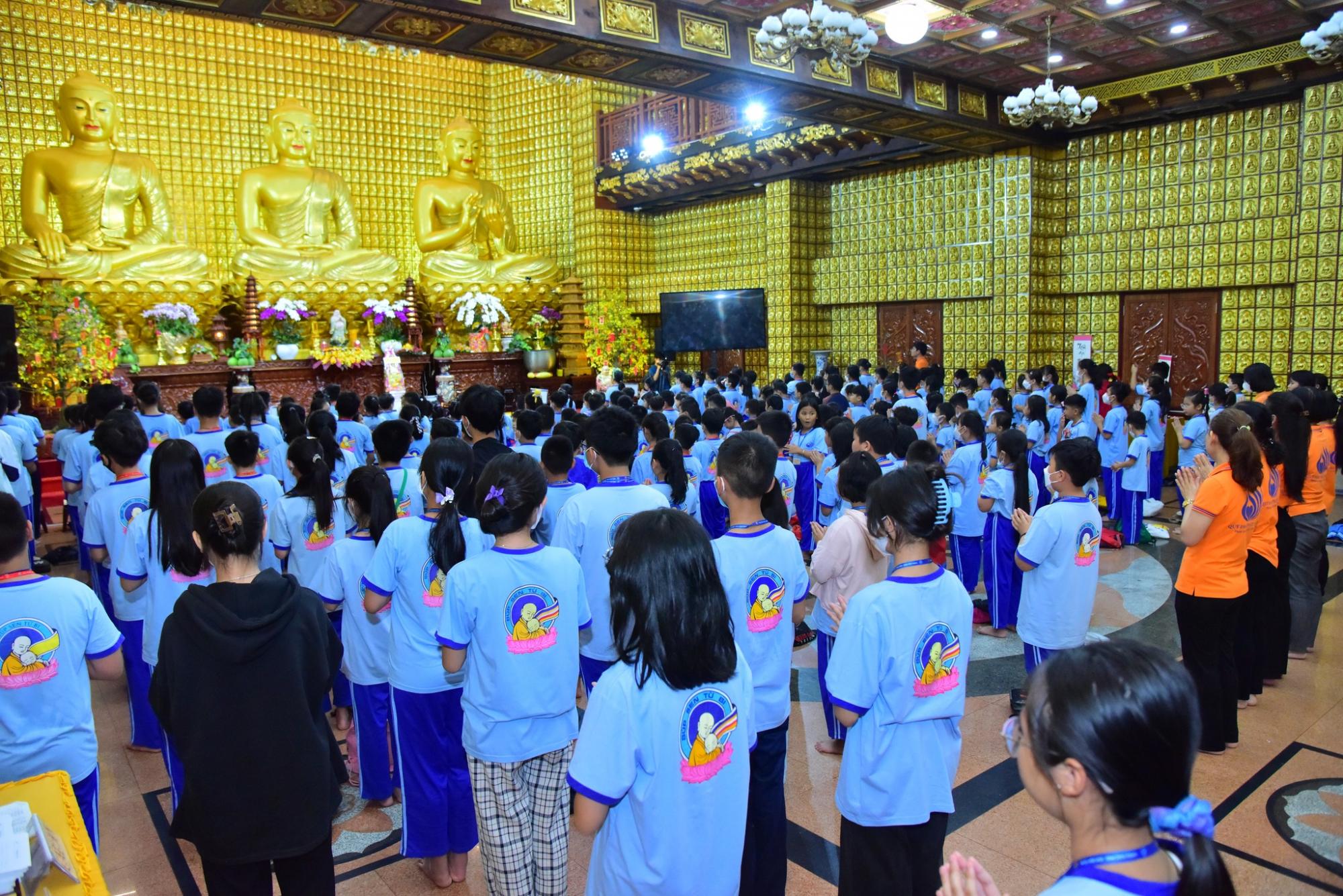 Sôi nổi khóa tu Búp sen từ bi tại Chùa Giác Ngộ