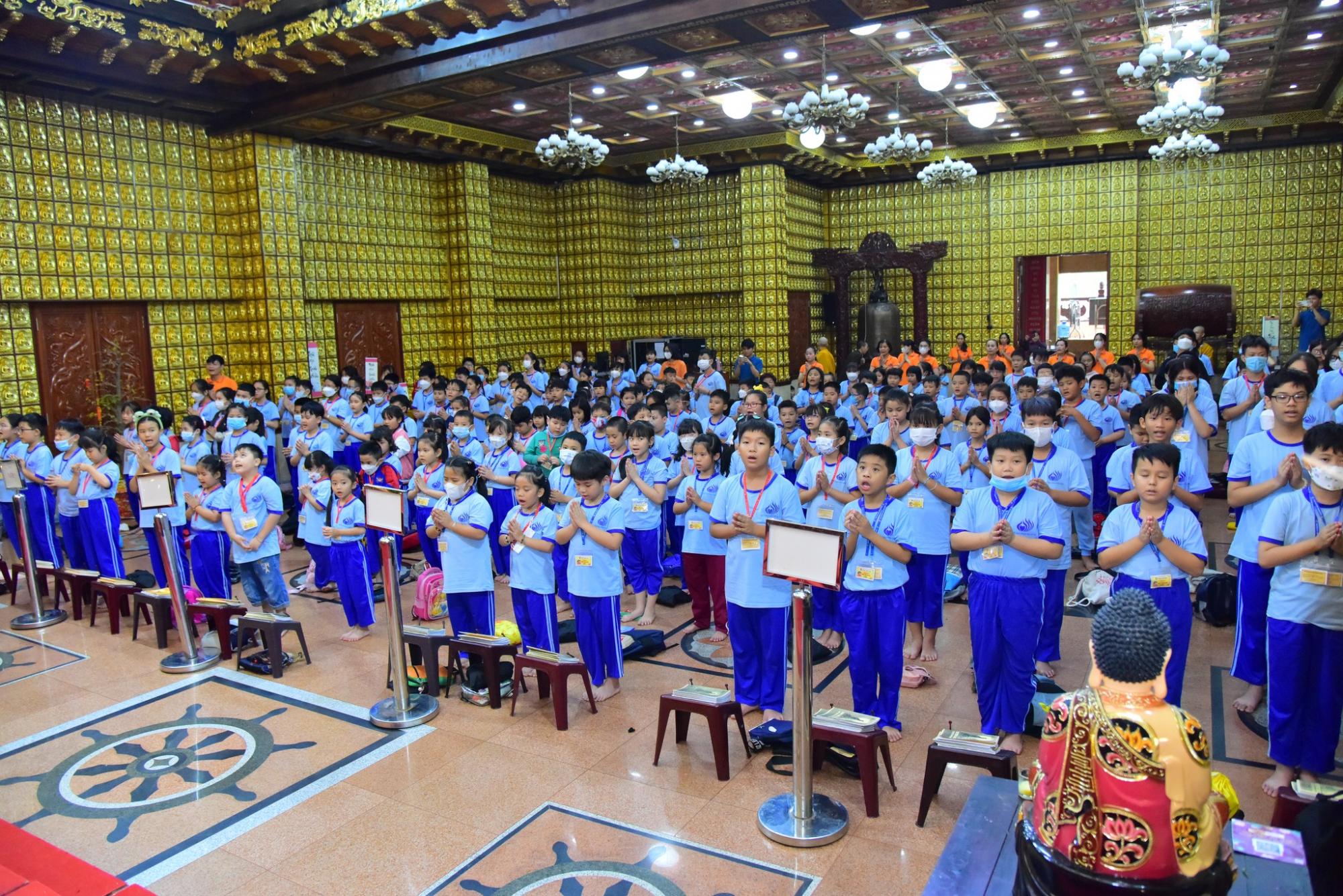 Sôi nổi khóa tu Búp sen từ bi tại Chùa Giác Ngộ