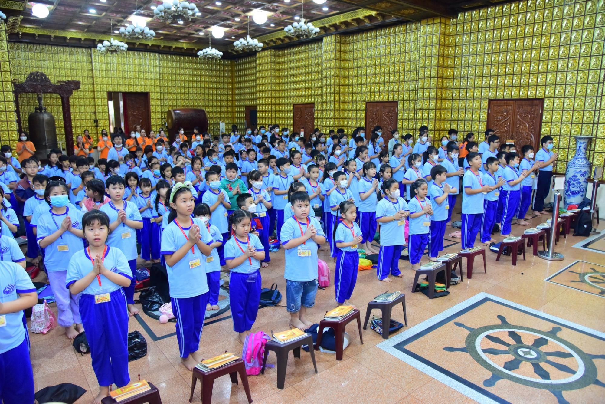 Sôi nổi khóa tu Búp sen từ bi tại Chùa Giác Ngộ