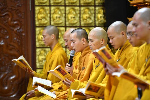 GĐPT Ngộ Mi Hồng cúng dường Trai tăng nhân bảy tuần thất của người mẹ khả kính