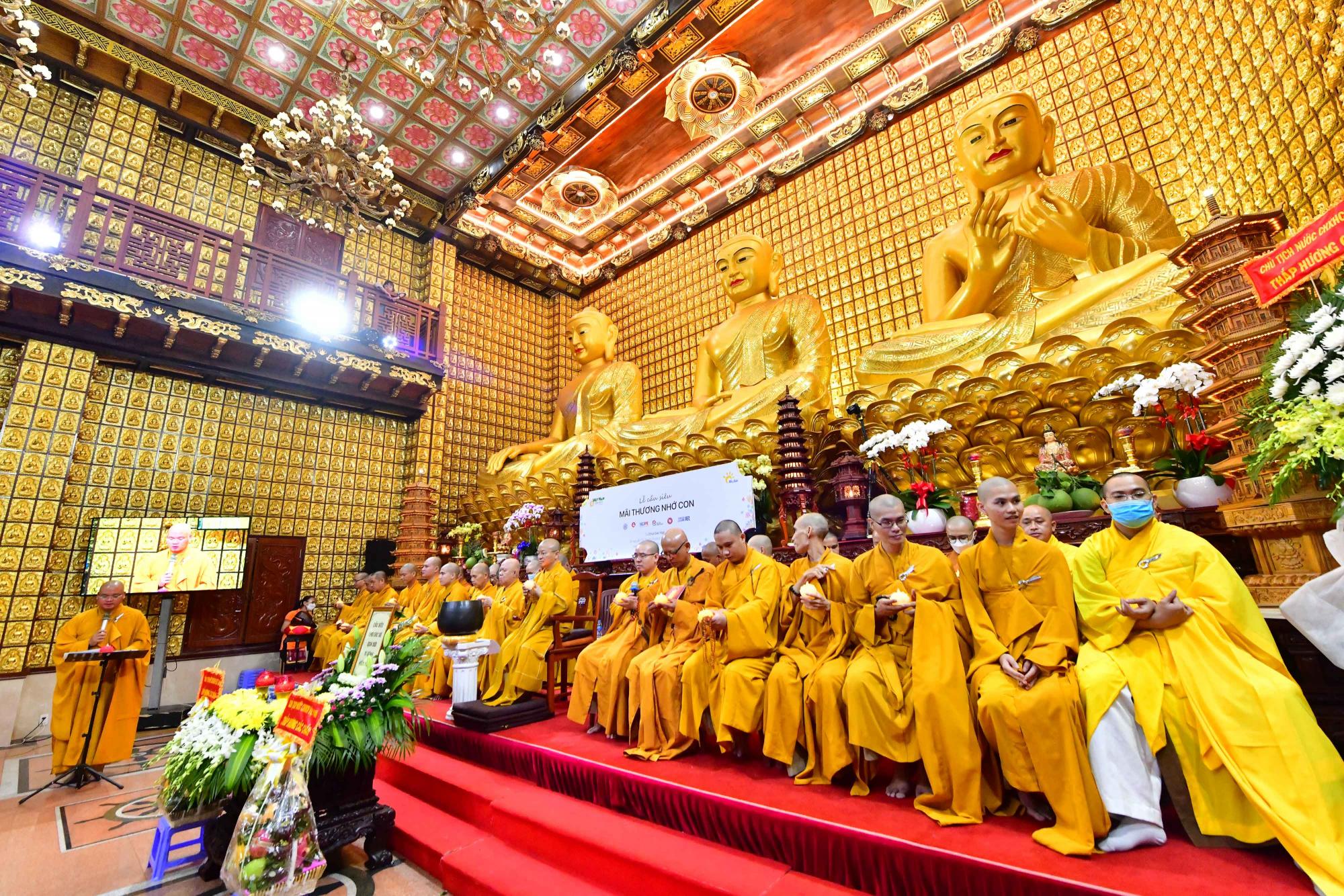 Chùa Giác Ngộ tổ chức lễ cầu siêu cho những trẻ em qua đời vì bệnh hiểm nghèo