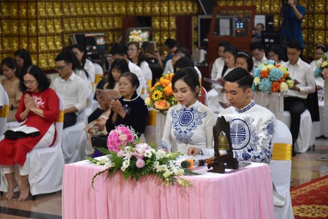 Lễ hằng thuận của đôi uyên ương Văn Sơn và Bạch Thảo