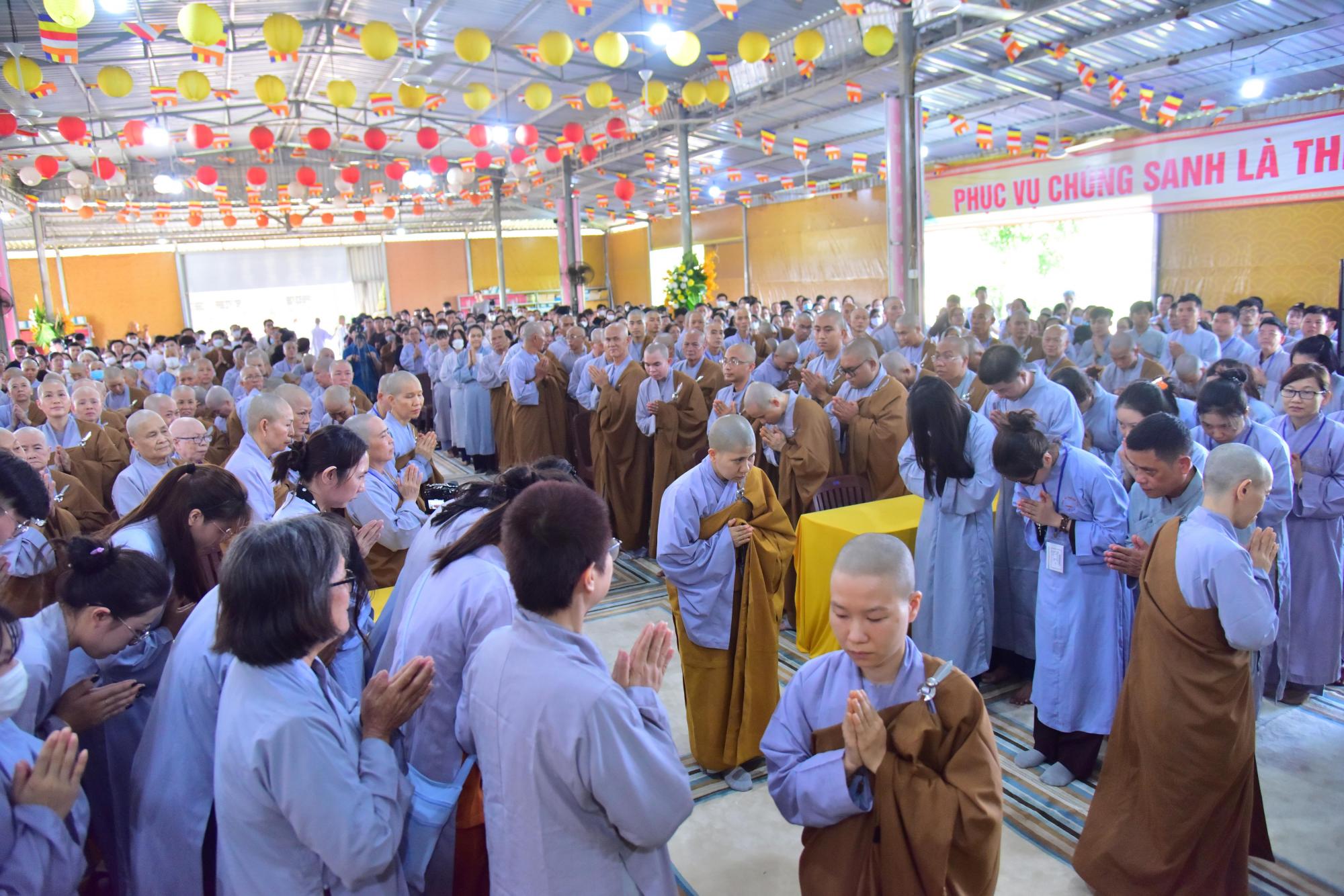 Pháp thoại Phương trời thong dong