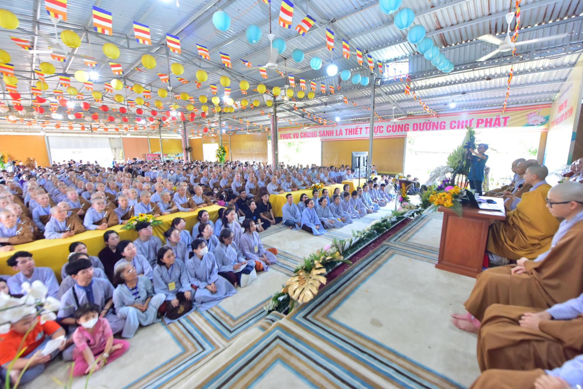 Pháp thoại Phương trời thong dong