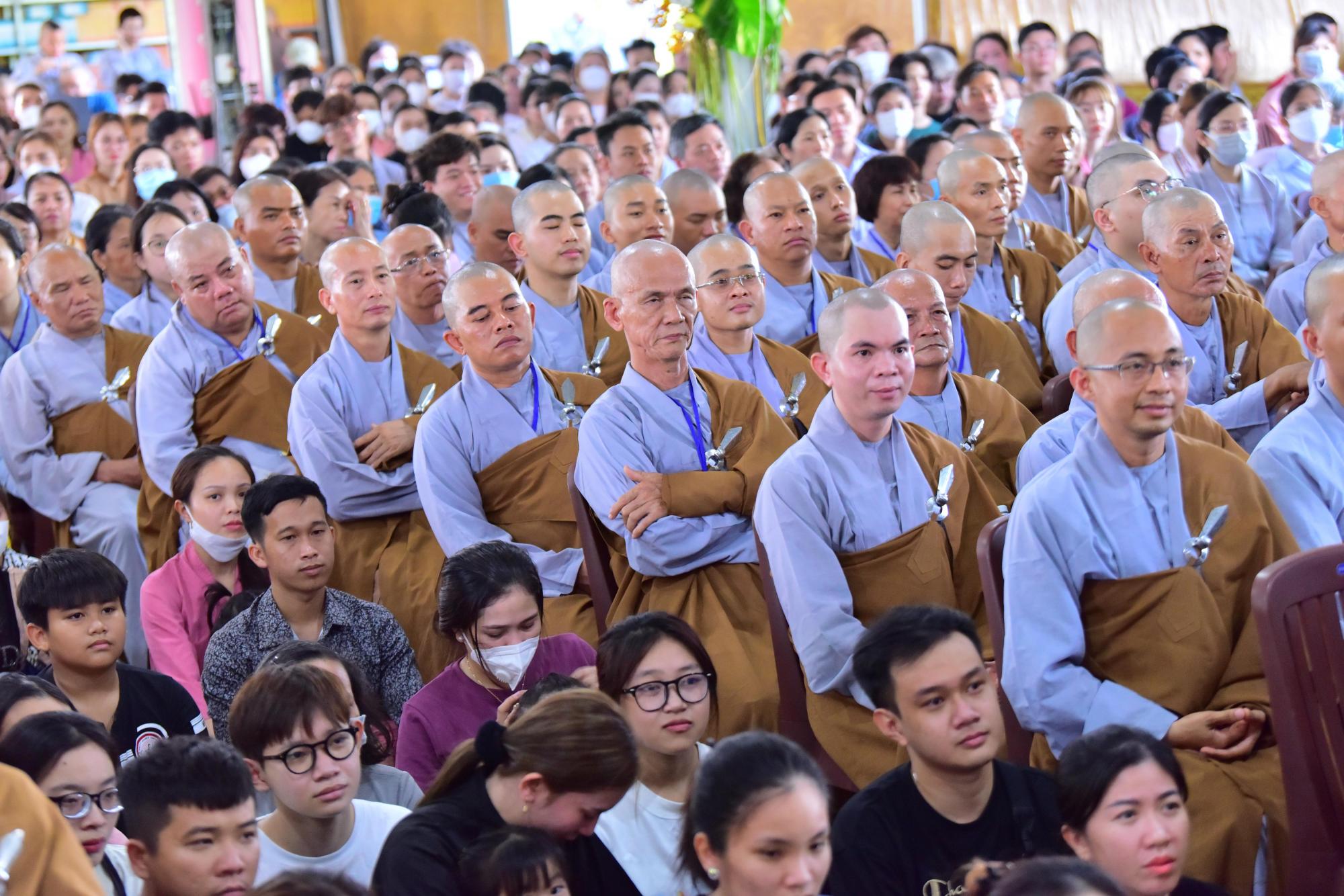 Pháp thoại Phương trời thong dong