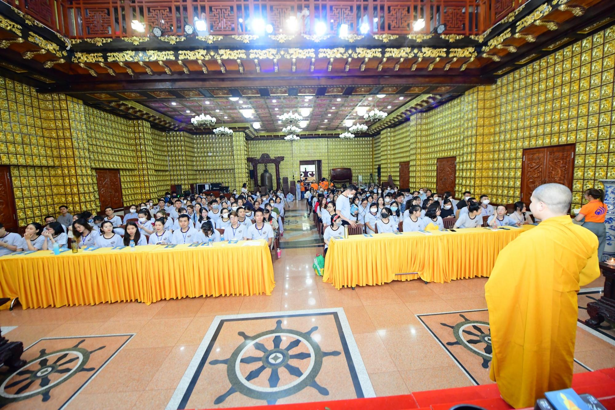 TT. Thích Nhật Từ chia sẻ pháp thoại trong khóa tu TUỔI TRẺ HƯỚNG PHẬT tại chùa Giác Ngộ