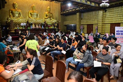 SÁNG THỨ BẢY ĐONG ĐẦY NGHĨA TÌNH VỚI 175 NGƯỜI ĐĂNG KÝ HIẾN MÁU TẠI CHÙA GIÁC NGỘ 