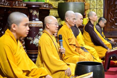 TRỞ VỀ VỚI HƠI THỞ: THẦY NHẬT TỪ HƯỚNG DẪN CỐT LÕI HÀNH THIỀN