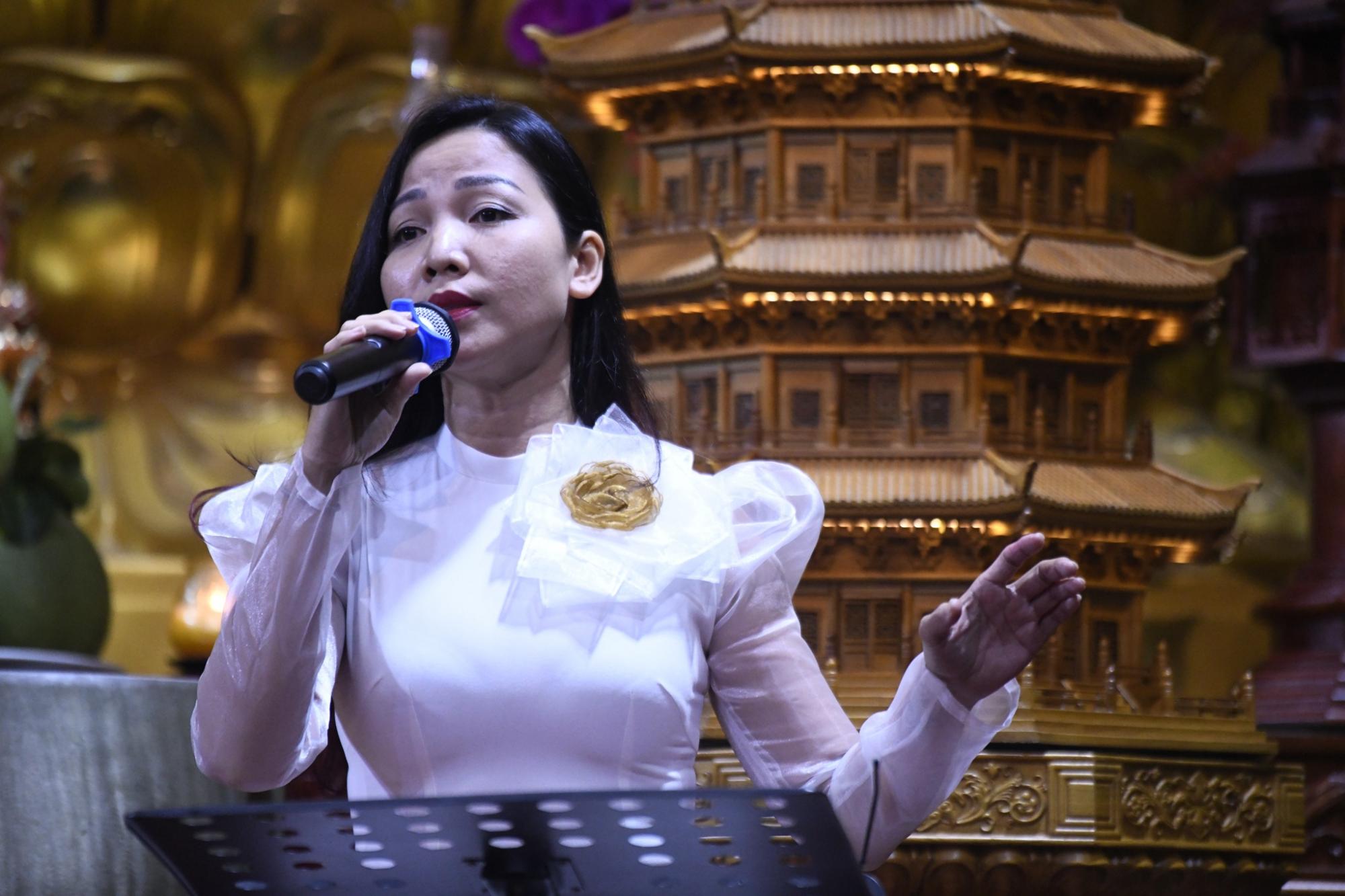 Chùa Giác Ngộ tổ chức lễ cầu siêu cố ca sĩ Việt Quang nhân dịp tròn 100 ngày mất