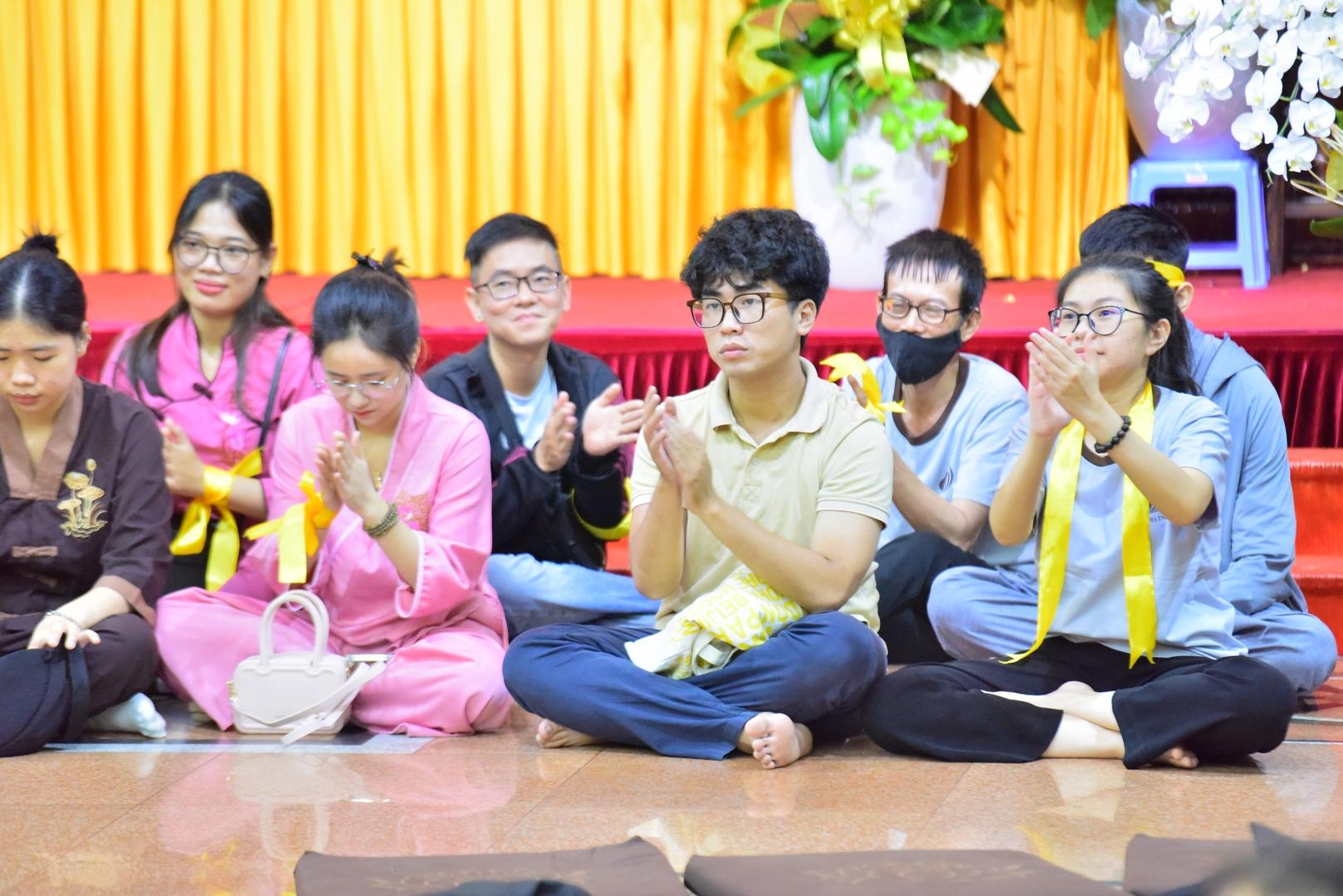 Sôi nổi Khóa tu cuối  tuần tại chùa Giác Ngộ