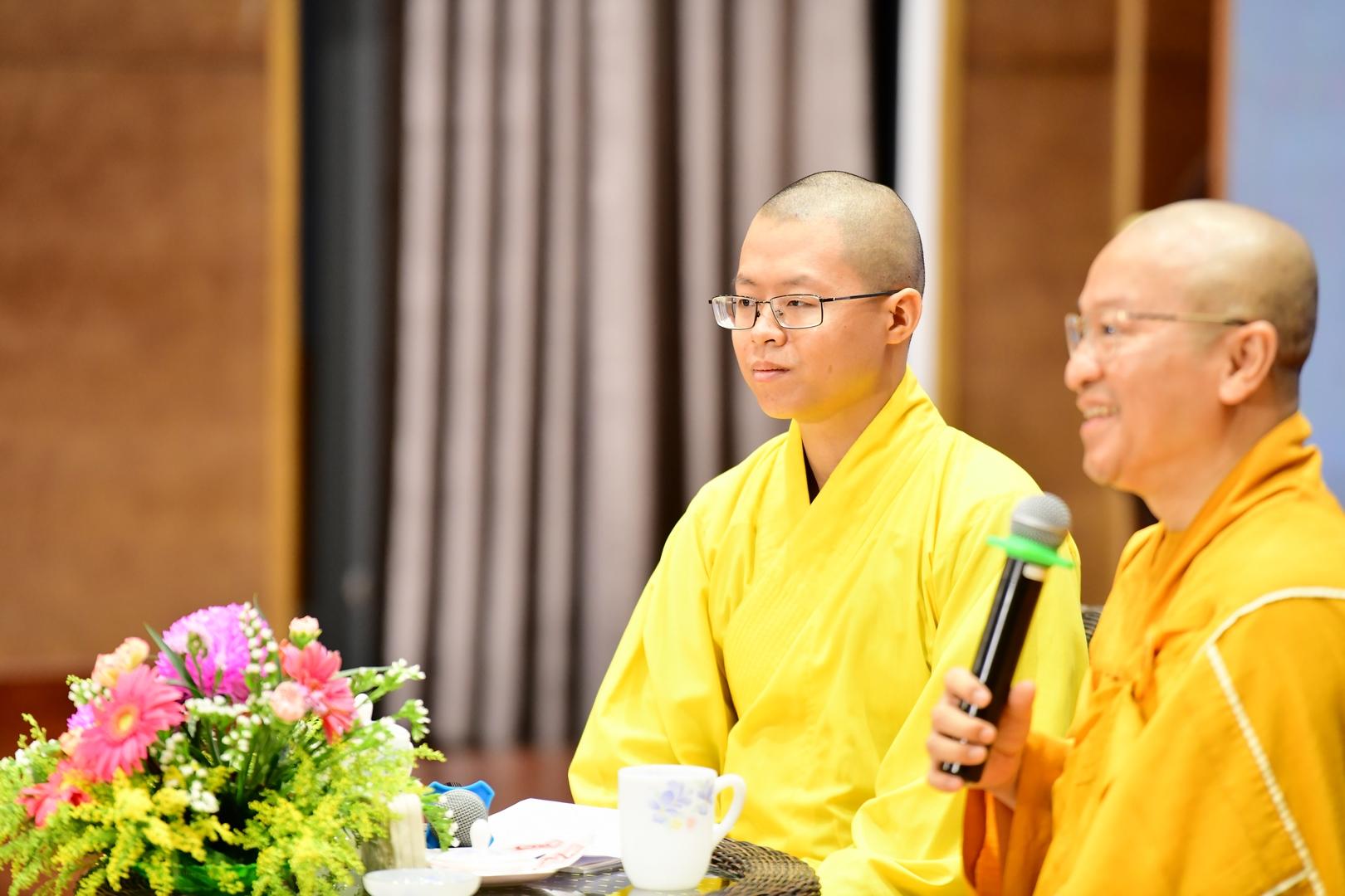 Chương trình "Ánh sáng Phật pháp" chùa Hoằng Pháp